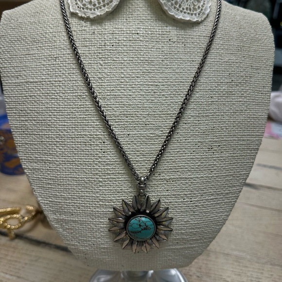 Lucky Brand Turquoise Sunflower Pendant Necklace - Picture 3 of 8